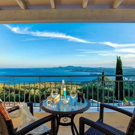 Villa Alonaki By *