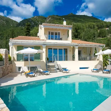 Villa Alonaki By *